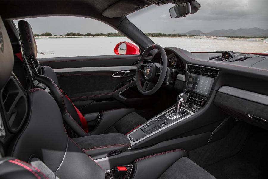 Интерьер Porsche 911 GT3 2017 года  (WW) (фото 77 из 86)